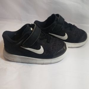 Nike free rn kids shoes
